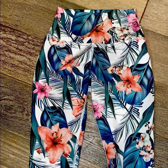 Ankle length high waist tropical print leggings - Picture 3 of 3